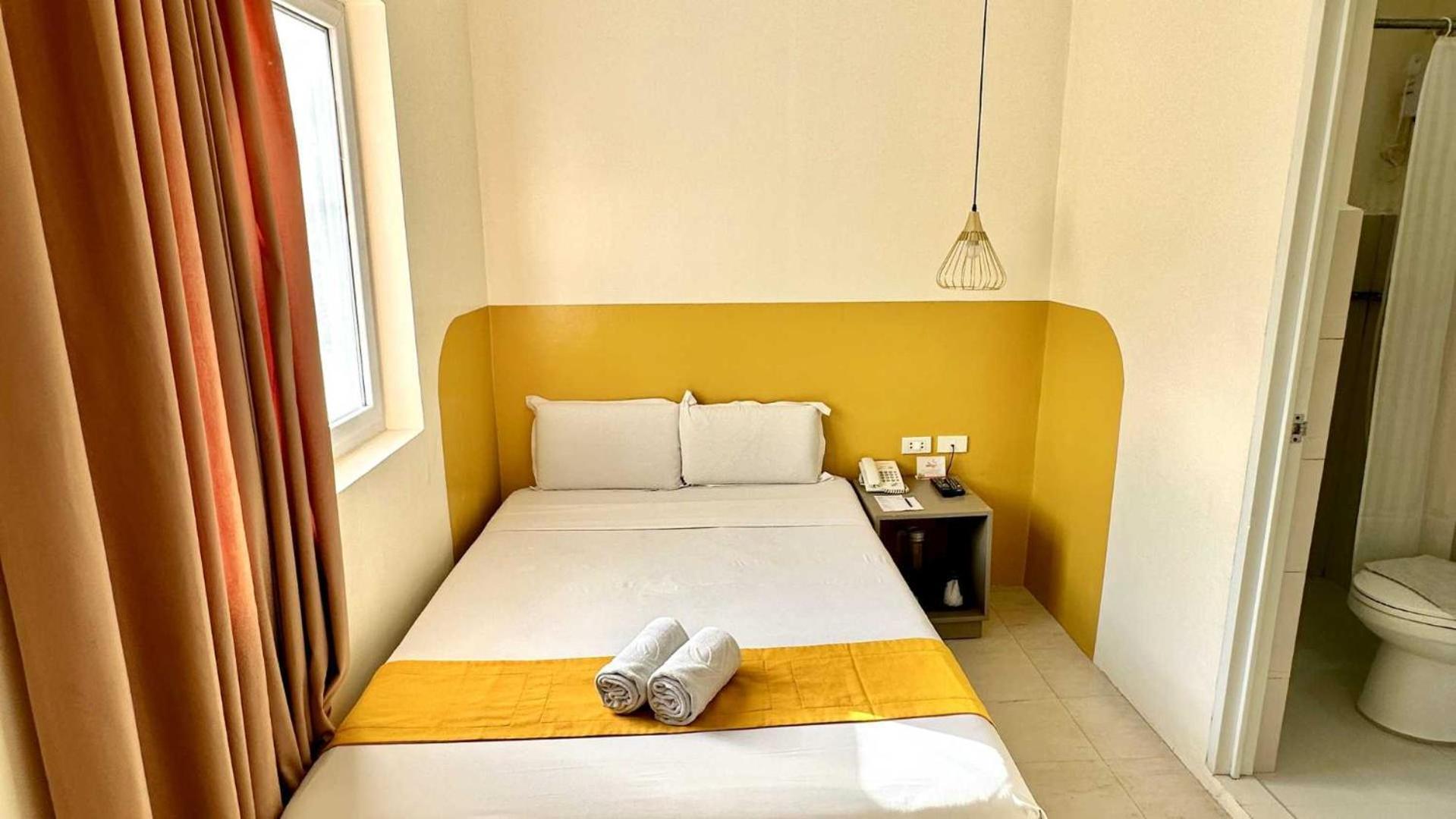 Travelbee Capitol Inn Cebú Exterior foto