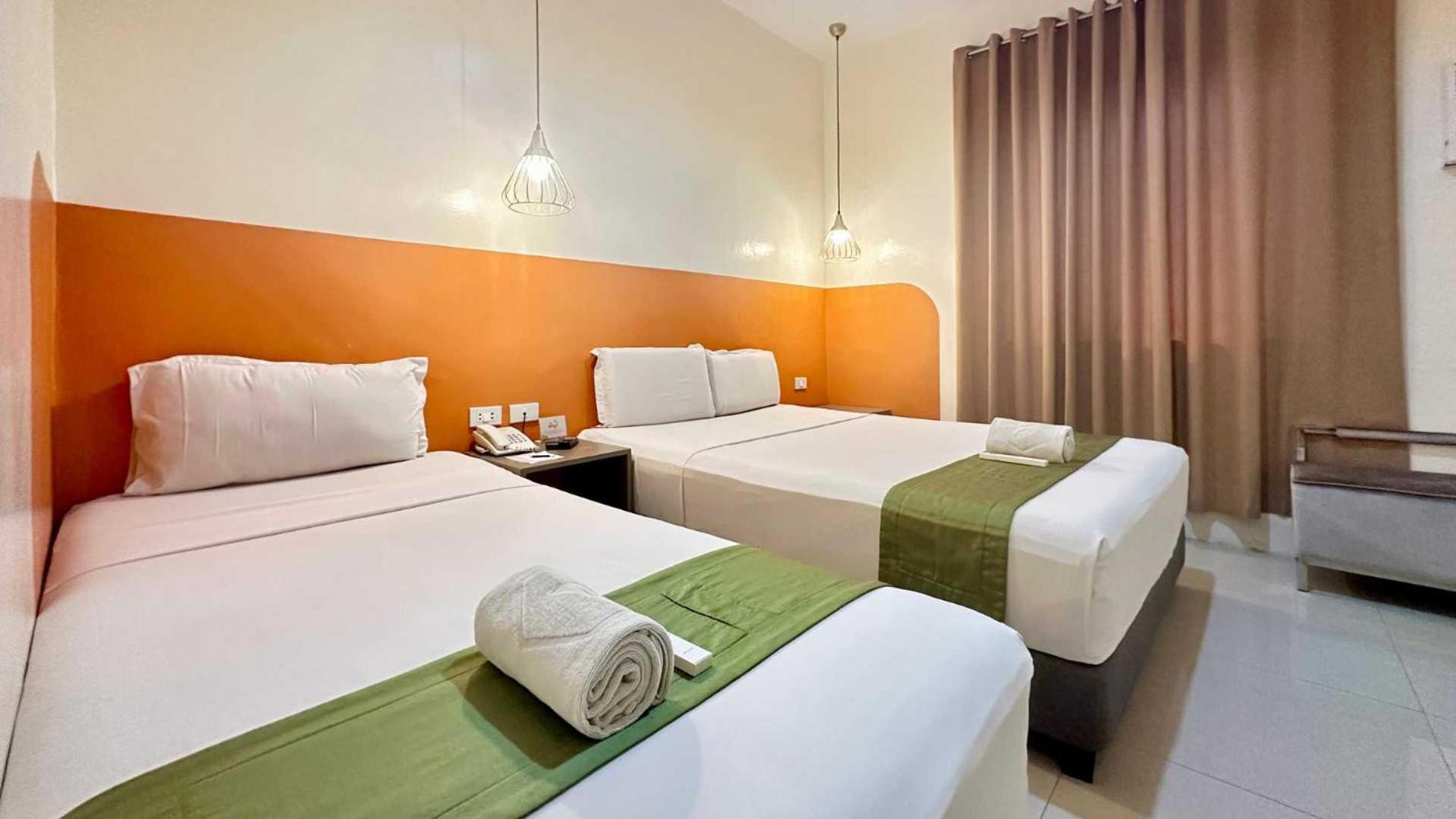 Travelbee Capitol Inn Cebú Exterior foto